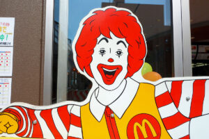 「ドナルド退場!?」 マクドナルド、マスコットキャラクターの再ブランディングを決定