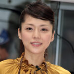 吉岡美穂、子供たちの卒業式で華やかなママ姿　心温まる家族の絆に感動