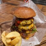 イオンの新味覚体験！肉汁たっぷりの「チーズバーガー」が登場