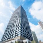 タワマン住みのデメリット：小学校の登下校と重なると、エレベーターが何度も止まって時間がかかる。