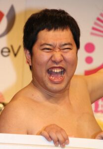 「不倫じゃない」と言い切る明るい安村、妻を裏切り議論沸騰