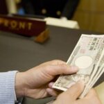 「年金１５万円でやりくりする母親と、パチンコに夢中な４０代息子の悲劇」