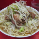 「ラーメン二郎」の行列、マンション前に大集合！不法侵入の危険性は？