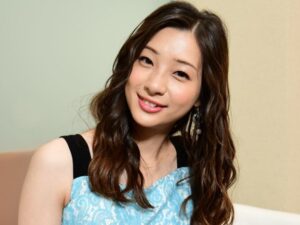 「足立梨花、コナンとの婚姻届提出で夢成就！」