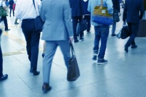 ５０歳を過ぎた「万年ヒラ社員」の可能性とチャンスを探求するために必要な３つのステップ