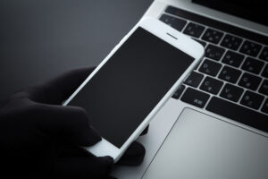 ＮＴＴドコモ、「ぷらら」や「ひかりＴＶ」の顧客情報約５９６万件が流出…