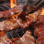 誹謗中傷してきた相手から「焼肉を奢らせてくれ」との誘いが…